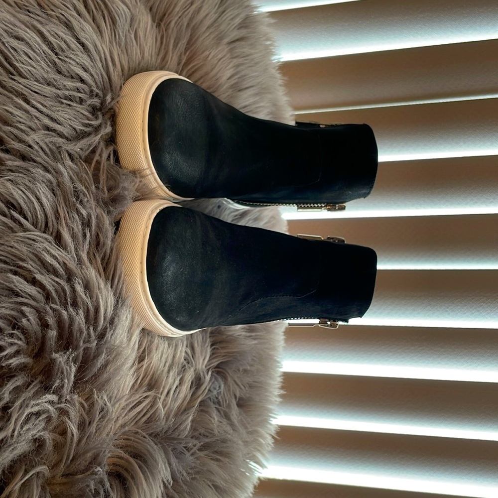 Kenneth Cole Sneakers